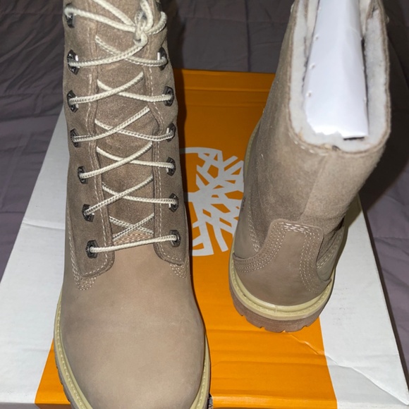 Timberland Womens Authentic Mid Warm Waterproof Taupe Boots Size 5.5 W/L - Picture 2 of 4